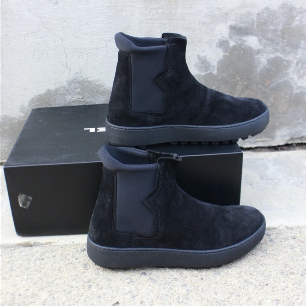 Diesel luxury boots for men.Like new.